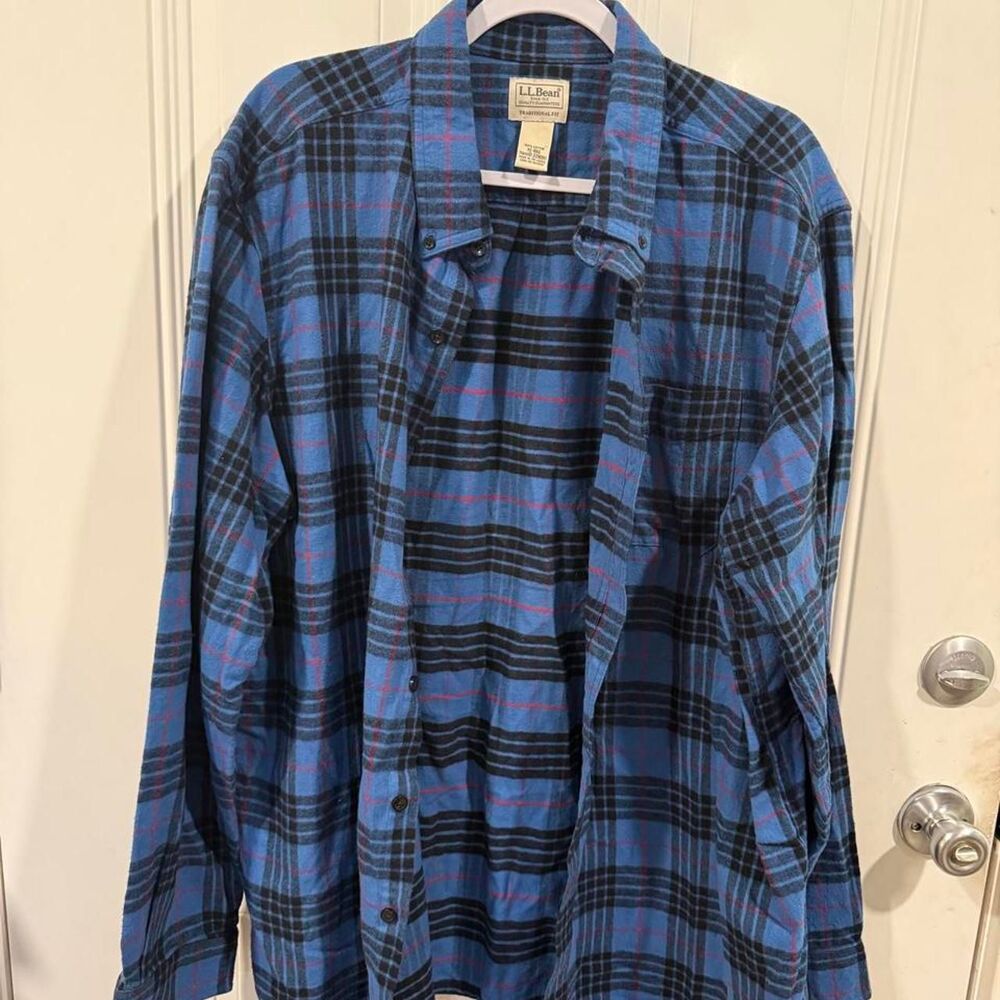 L.L. Bean Men’s Scotch Plaid Flannel Shirt – Size XL Regular (Blue/Black Tartan)